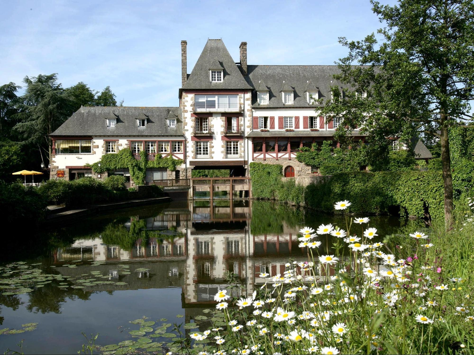 Logis Ar Milin Hotel Chateaubourg  ภายนอก รูปภาพ